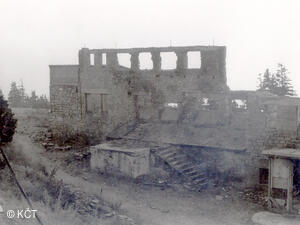 Bezručova chata po vyhoření v roce 1978