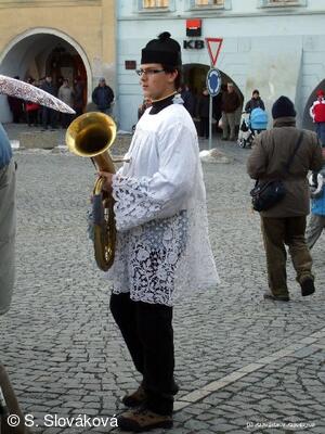 * Z DĚNÍ VE MĚSTĚ